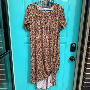 Geometric, Fall colored LuLaRoe Carly. Size Large, excellent condition